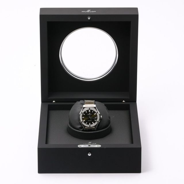 Hublot Classic Fusion 565.NX.8970.LR Image 7